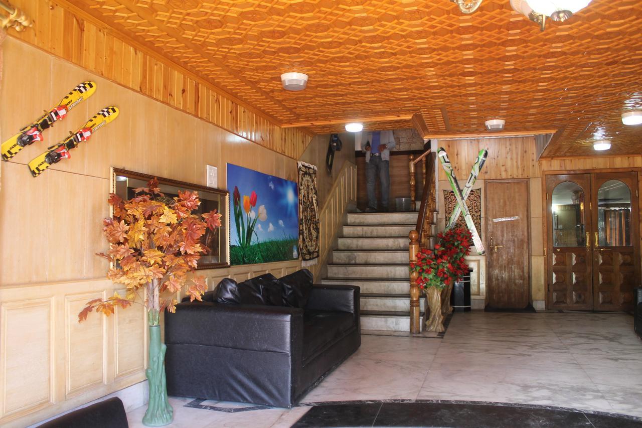 Fluorescence Hotel And Restaurant Гульмарг Экстерьер фото